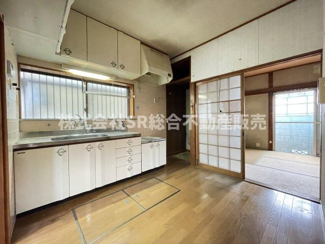 新池島町1丁目中古戸建のキッチン|収納たっぷりのダイニングキッチンです！