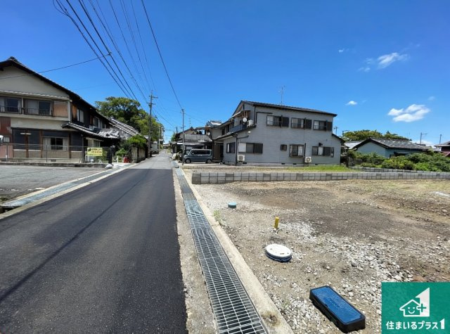 ●29(土)30(日)現地案内可能！　大和郡山市小泉町　全2邸の前面道路含む現地写真|周辺は閑静な住宅街です。前面道路もしっかりと有りますので車の出し入れも安心ですよ！