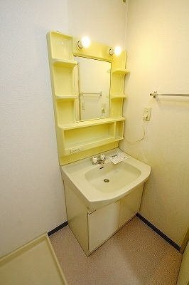 熊本市東区新外２丁目のアパートの洗面所|洗面所です