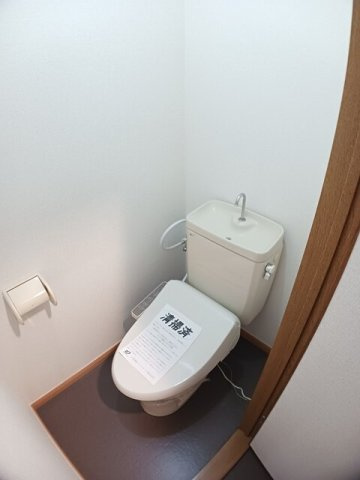 熊本市北区鶴羽田３丁目のアパートのトイレ|落ち着いた色調のトイレです