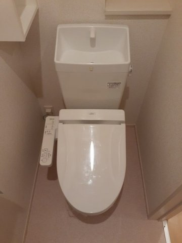 菊池郡菊陽町大字津久礼のアパートのトイレ|シンプルで使いやすいトイレです