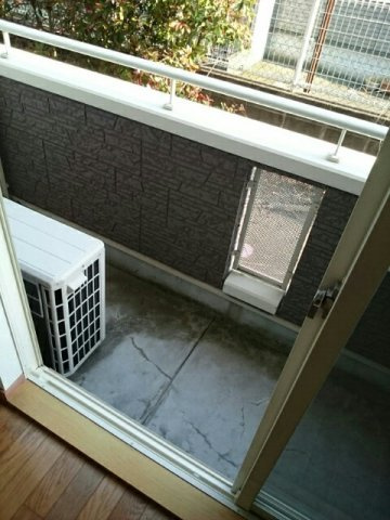 熊本市北区清水亀井町のアパートのバルコニー|暖かな日差しのふりそそぐバルコニー