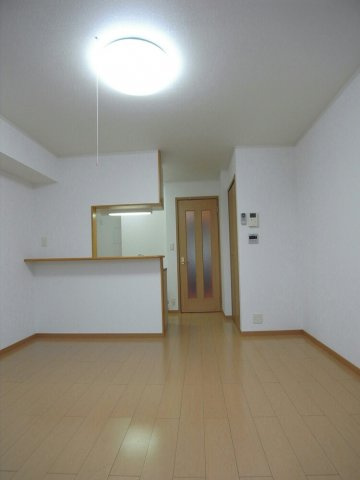 熊本市中央区黒髪６丁目のアパートの居間・リビング|おしゃれな居間です