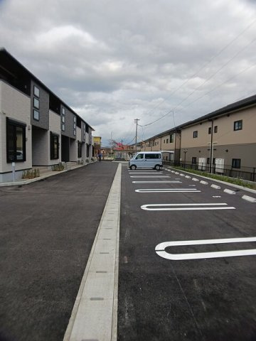 合志市須屋のアパートの駐車場|駐車スペースもあります