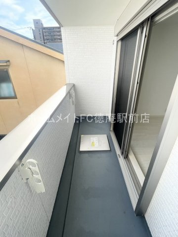 大阪市鶴見区諸口２丁目のハイツのバルコニー