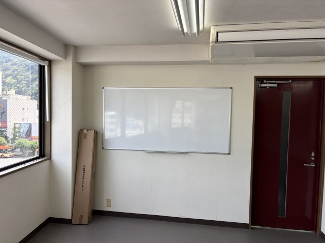 下田市　ホワイトビルの内装