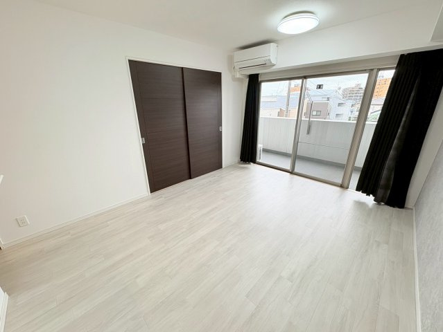鶴ヶ島市藤金　中古マンション　「若葉駅」徒歩5分　【藤小学区】の居間・リビング