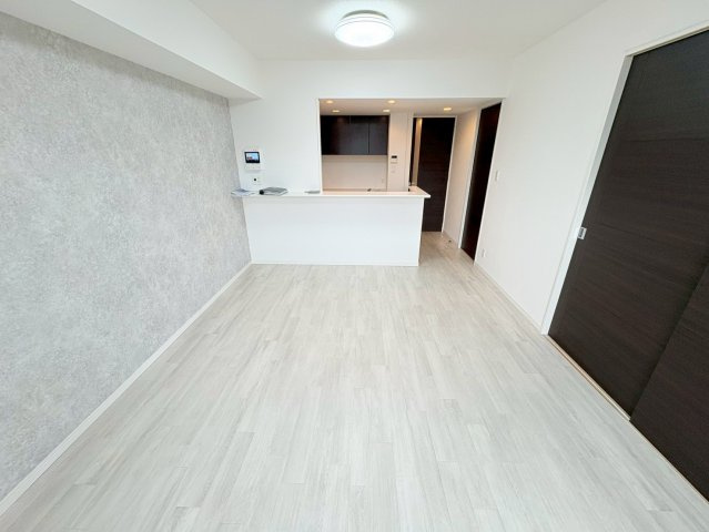 鶴ヶ島市藤金　中古マンション　「若葉駅」徒歩5分　【藤小学区】の居間・リビング