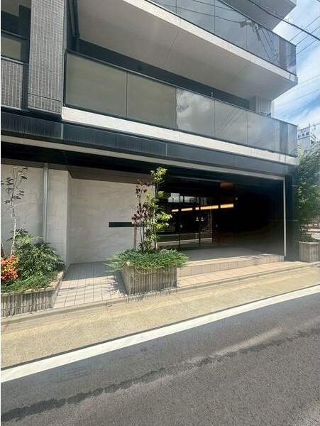 オープンレジデンシア金山のエントランス