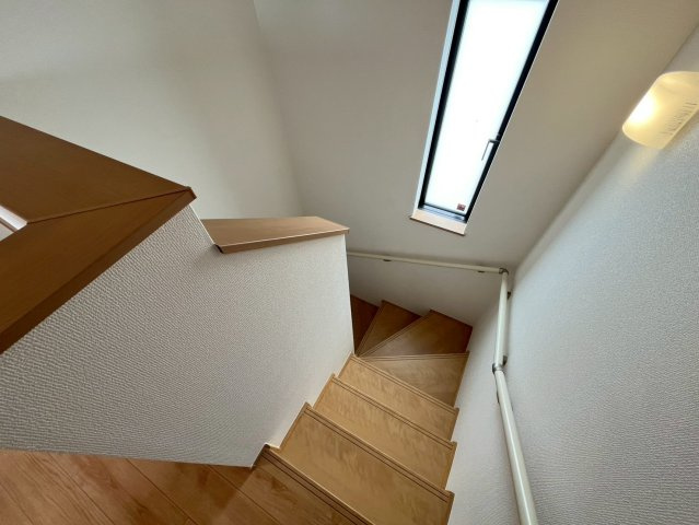  の内装|階段