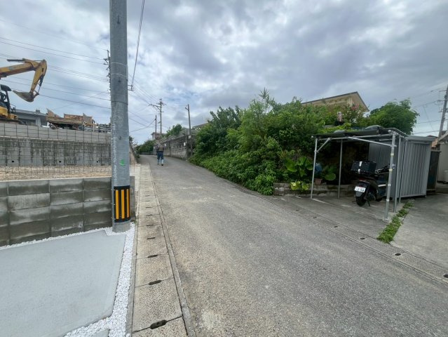  の前面道路含む現地写真