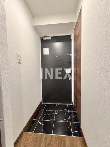 クレヴィスタ横浜関内の玄関