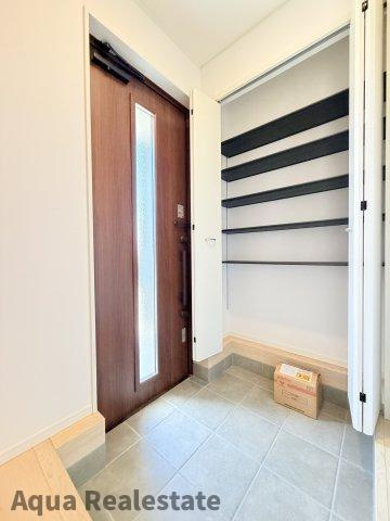 クレイドルガーデン 	阿南市才見町第1の玄関|きれいな玄関です　※画像は同仕様の施工事例です