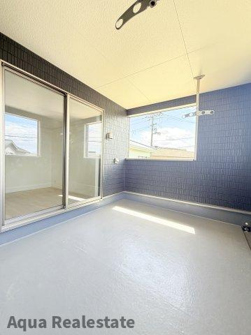 クレイドルガーデン 	阿南市才見町第1のバルコニー|外からの目が気にならないバルコニーで洗濯物が干せます　※画像は同仕様の施工事例です