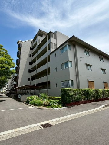 京橋南コーポ２号棟の外観