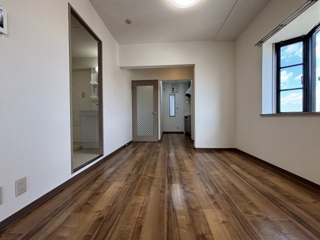 エクセレント・ヴィラの居間・リビング|同タイプ別部屋参考写真