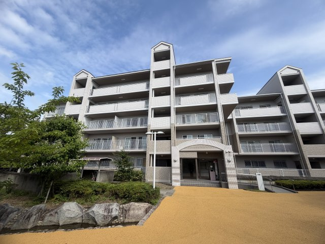 オーク・スクエア西神中央2番館の外観
