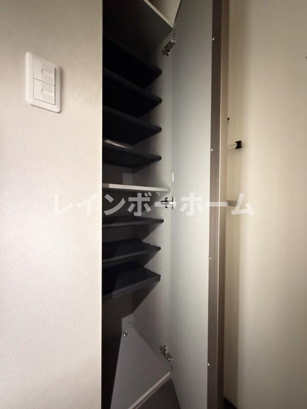 Lumina Eastの玄関|※写真は新築のためイメージです。