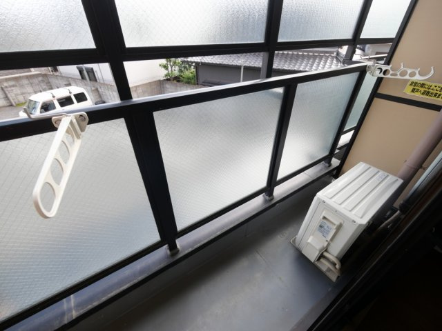 大阪市生野区巽南１丁目の賃貸マンションのバルコニー
