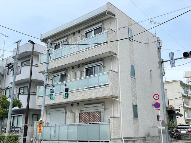 リブリ・ラヴニール