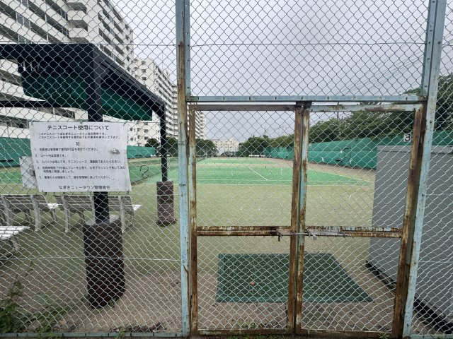 なぎさニュータウン３号棟のその他|敷地内テニスコート