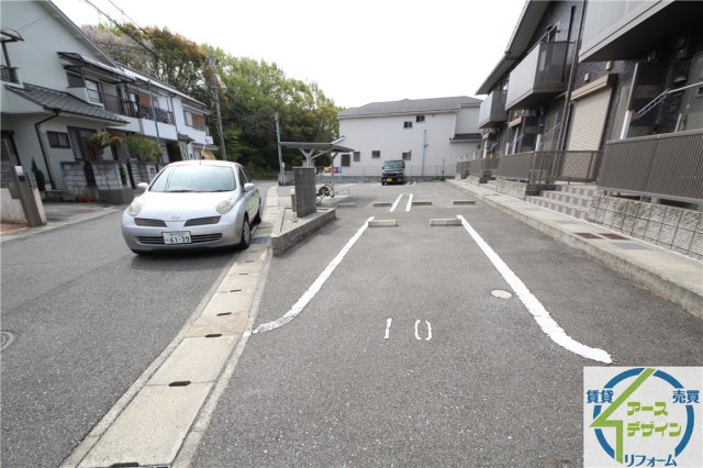 アメージングエステートの駐車場|車をお持ちの方に嬉しい駐車場付きの物件です