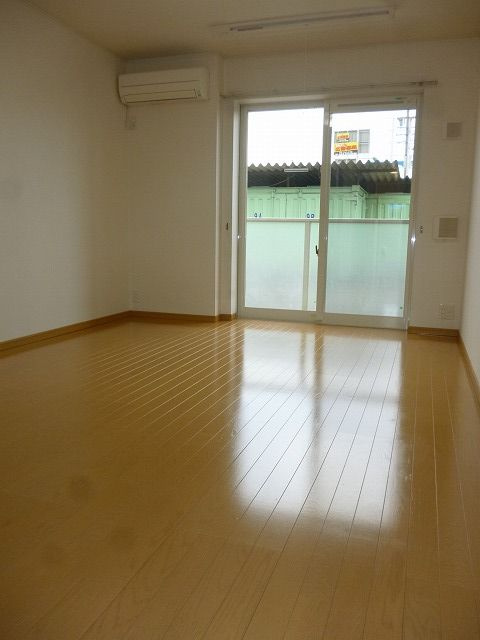 カレントの居間・リビング
