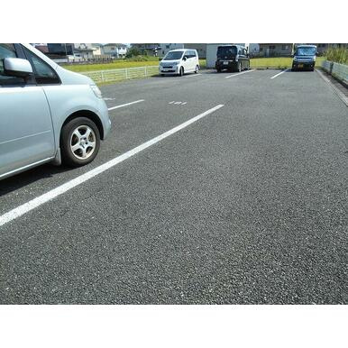 熊本市中央区出水７丁目のアパートの駐車場