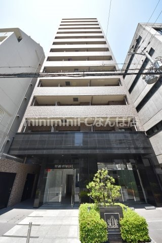リーガル北堀江の外観