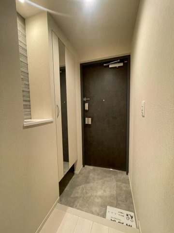 エタニティ江坂の玄関
