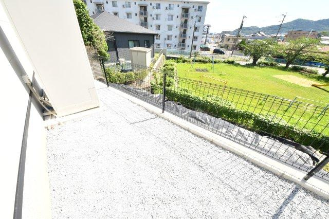 与原戸建1号棟の駐車場