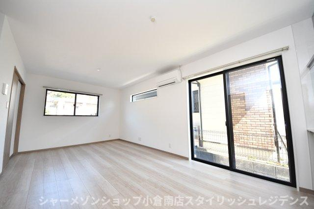 与原戸建1号棟の居間・リビング