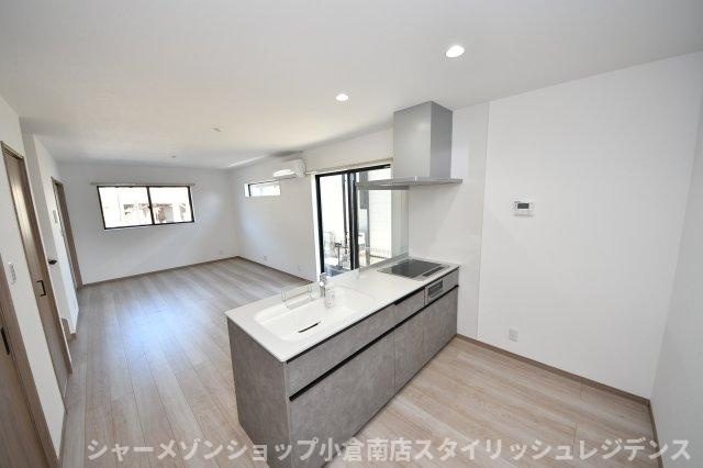 与原戸建1号棟の居間・リビング