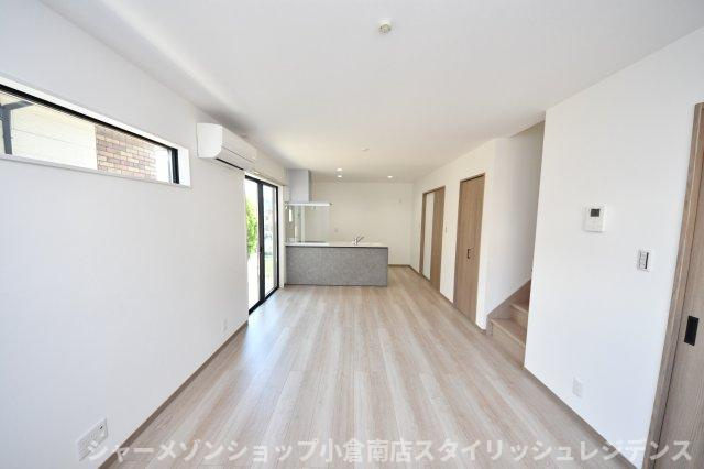 与原戸建1号棟の洋室