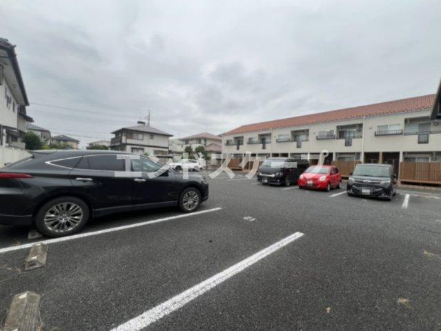 グラナートの駐車場|高崎、前橋のお部屋探しはエンドスケープまで！お客様の理想お聞かせ下さい♪