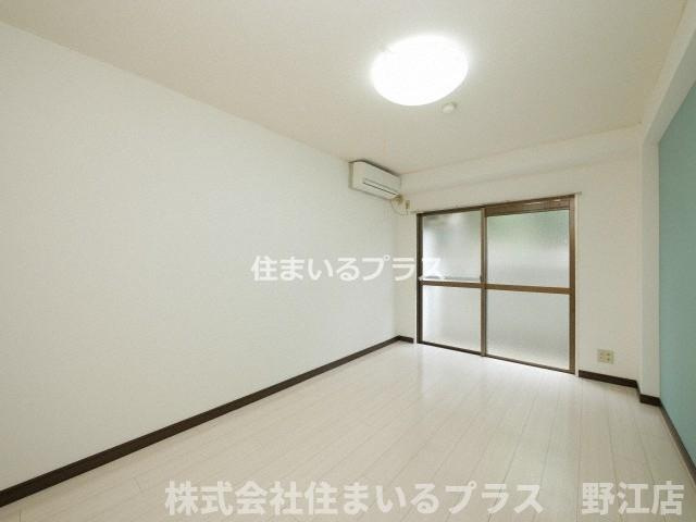 フローラル横堤の洋室
