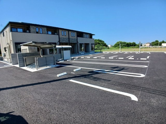 レグラ・デ・オロⅠの駐車場|駐車スペースもあります