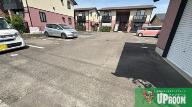 ラヴィーヌの駐車場