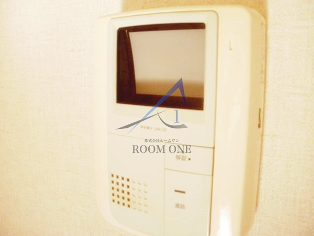 第２８シンエイビルのセキュリティ|モニター付きインターホンです。