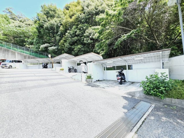 セントポリア神戸運動公園の駐輪場|バイク置場