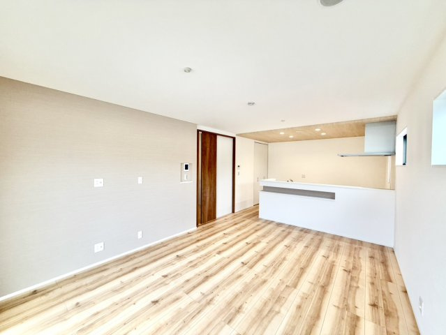 毎週末現地内覧会開催中　泉南郡熊取町大宮　新築一戸建ての居間・リビング