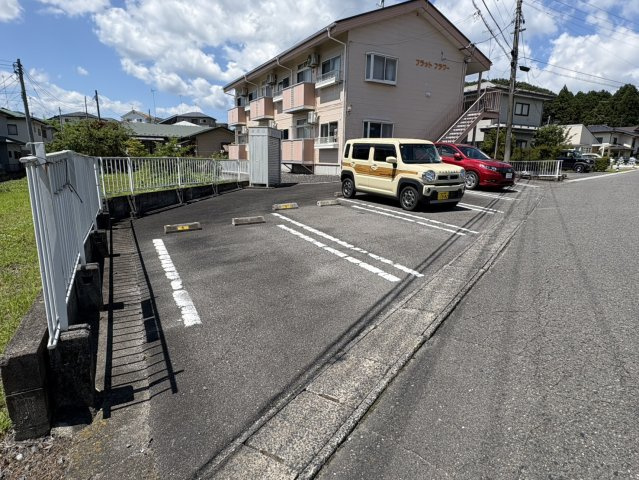 フラット・フラワーの駐車場