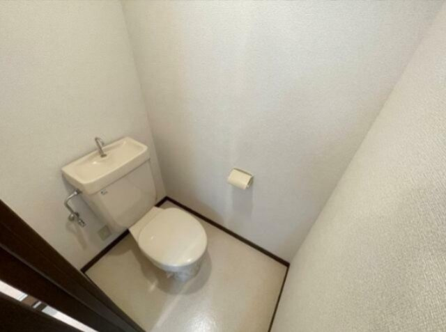熊本市東区江津１丁目の賃貸マンションのトイレ