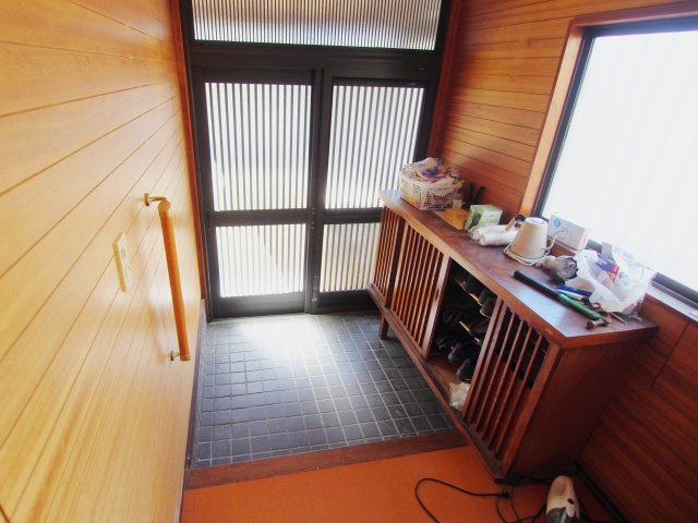 レント中野東5丁目の玄関