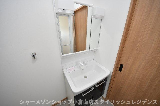 与原戸建2号棟の洗面所
