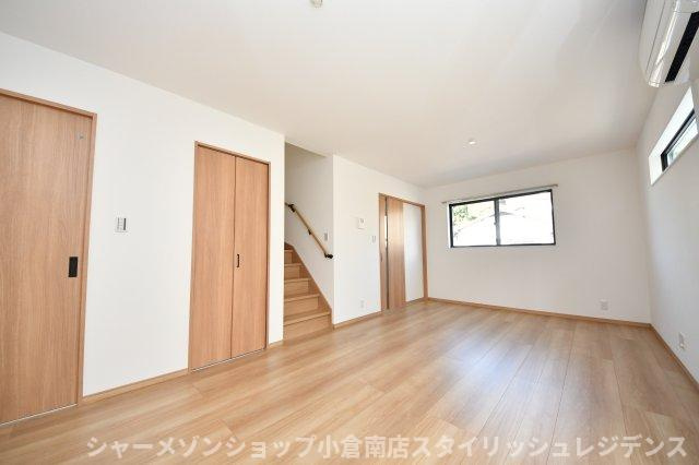 与原戸建2号棟の居間・リビング