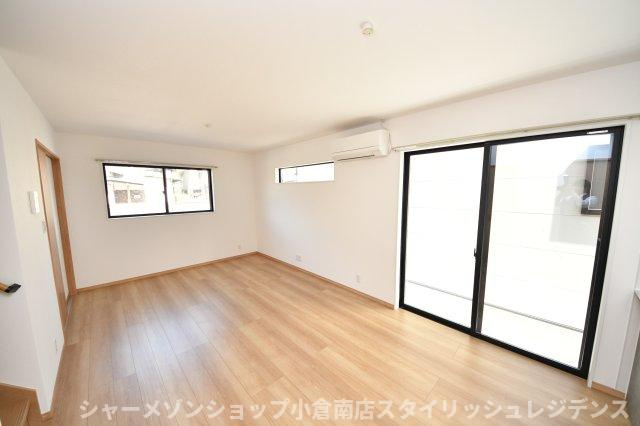 与原戸建2号棟の居間・リビング