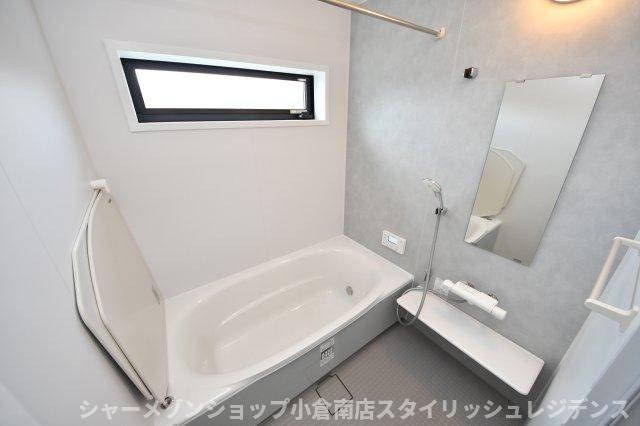 与原戸建2号棟の浴室