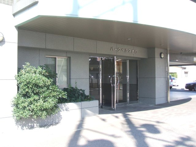 近隣商業施設へのアクセス良好な立地♪駅から徒歩約３分で通勤・通学にも便利です♪