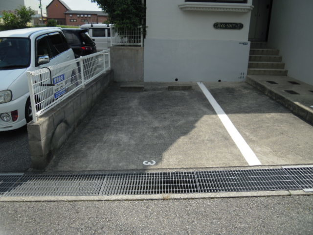 ハイムリバティⅡの駐車場